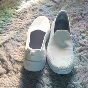 Sketchers Women's Air Cooled Goga Mat Gen 5 Size 8.5